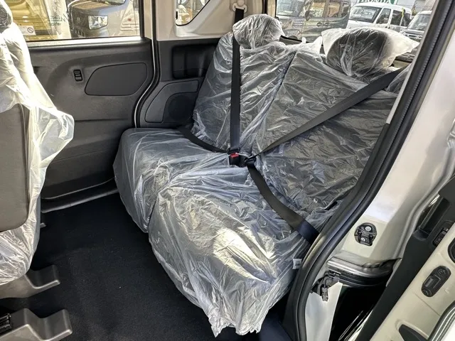 デリカミニ(三菱)G届出済未使用車 4