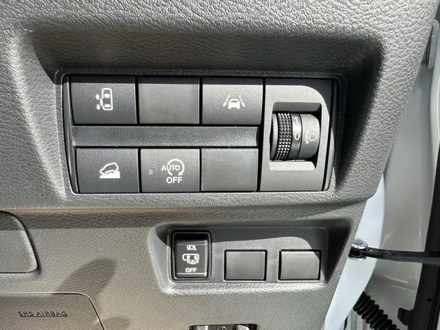 デリカミニ(三菱)G届出済未使用車 13