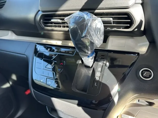 デリカミニ(三菱)G届出済未使用車 21