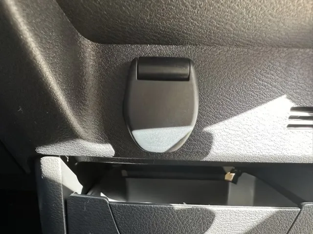 デリカミニ(三菱)G届出済未使用車 23