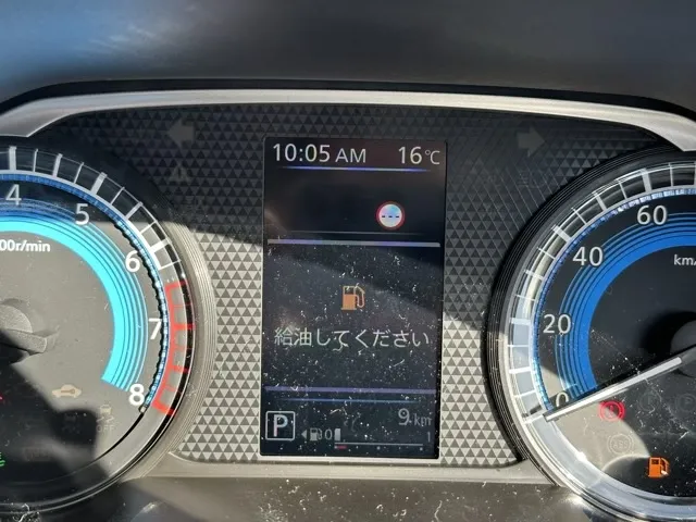 デリカミニ(三菱)G届出済未使用車 26