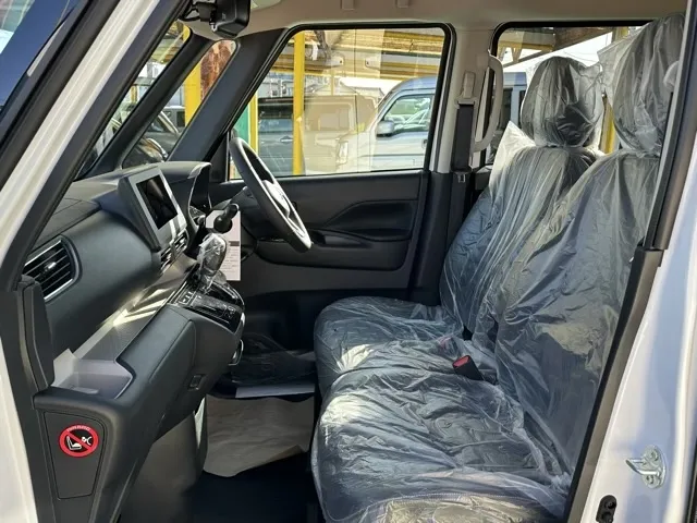 デリカミニ(三菱)G届出済未使用車 3