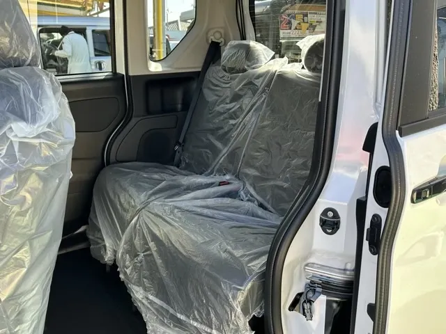 デリカミニ(三菱)G届出済未使用車 4