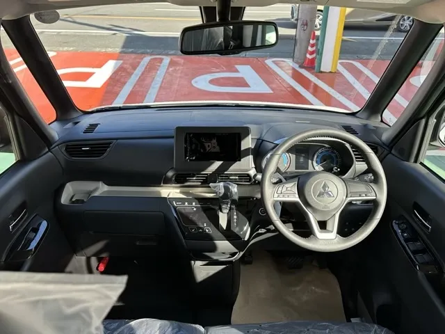 デリカミニ(三菱)G届出済未使用車 5