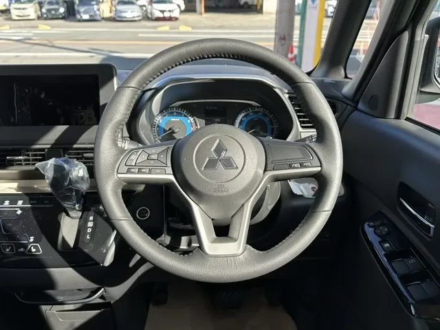 デリカミニ(三菱)G届出済未使用車 6