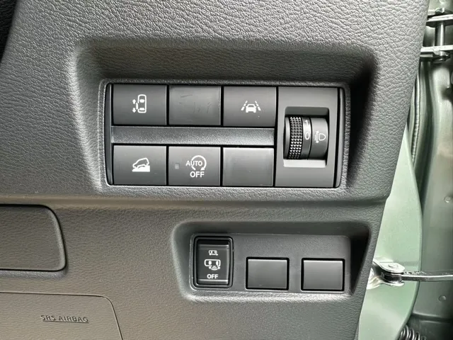 デリカミニ(三菱)G届出済未使用車 13