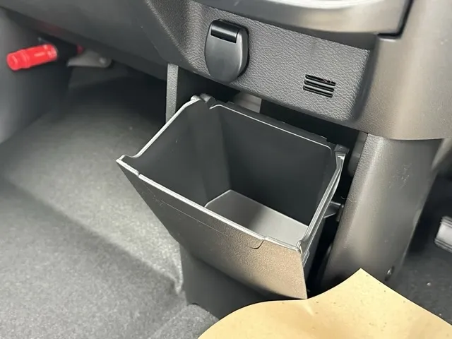 デリカミニ(三菱)G届出済未使用車 21