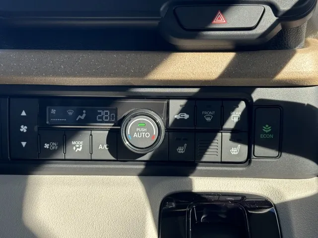 N-BOX(ホンダ)N-BOX ファッションスタイル届出済未使用車 16