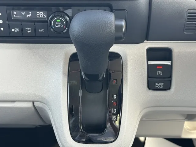 N-BOX(ホンダ)N-BOX コンフォートＰ届出済未使用車 24