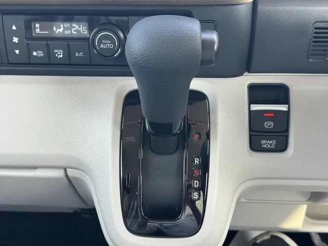 N-BOX(ホンダ)N-BOX コンフォートＰ届出済未使用車 24