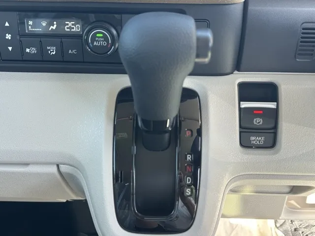 N-BOX(ホンダ)N-BOX コンフォートＰ届出済未使用車 24