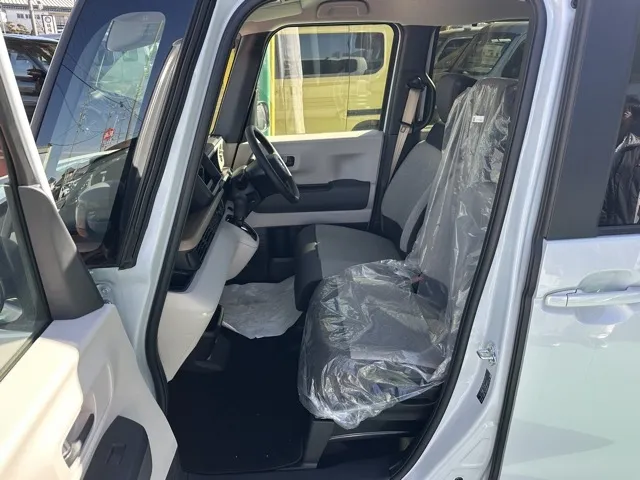 N-BOX(ホンダ)N-BOX コンフォートＰ届出済未使用車 3