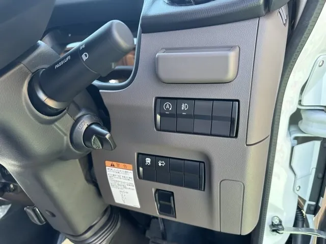 キャンター(三菱)Wキャブ　２ｔ　ATレンタ登録済未使用車 17