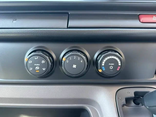 キャンター(三菱)Wキャブ　２ｔ　ATレンタ登録済未使用車 20