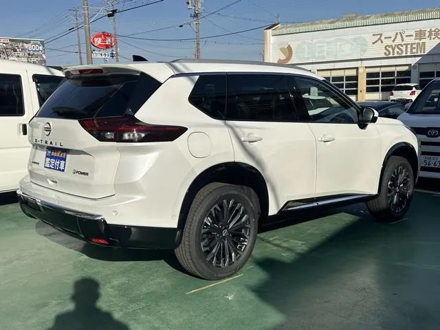 エクストレイル(ニッサン)G e-4ORCE サンルーフ ルーフレール ナッパレザー BOSE登録済未使用車 10