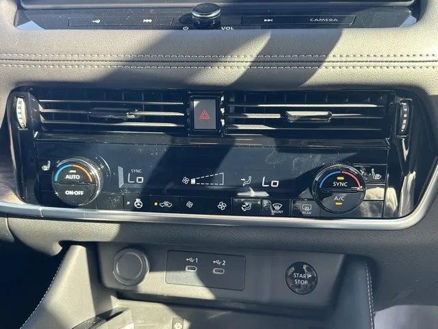 エクストレイル(ニッサン)G e-4ORCE サンルーフ ルーフレール ナッパレザー BOSE登録済未使用車 17