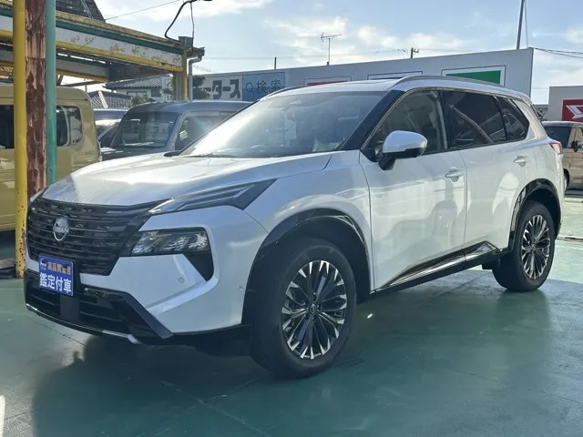 エクストレイル(ニッサン)G e-4ORCE サンルーフ ルーフレール ナッパレザー BOSE登録済未使用車 1