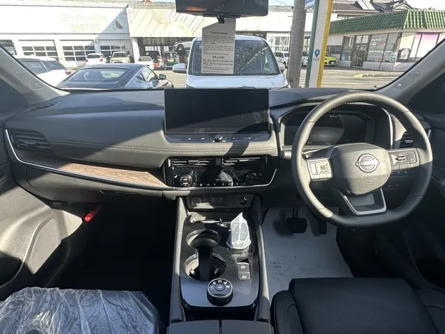 エクストレイル(ニッサン)G e-4ORCE サンルーフ ルーフレール ナッパレザー BOSE登録済未使用車 5