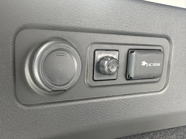 エクストレイル(ニッサン)G e-4ORCE サンルーフ ルーフレール ナッパレザー BOSE登録済未使用車 7