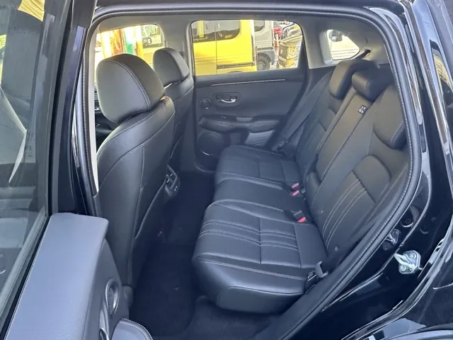 ZR-V(ホンダ)e：HEV Z登録済未使用車 4