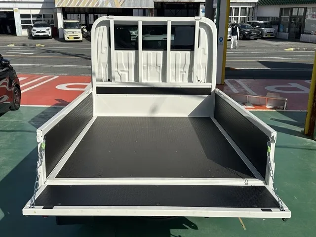 ダイナトラック(トヨタ)Ｗキャブ 1t AT届出済未使用車 9