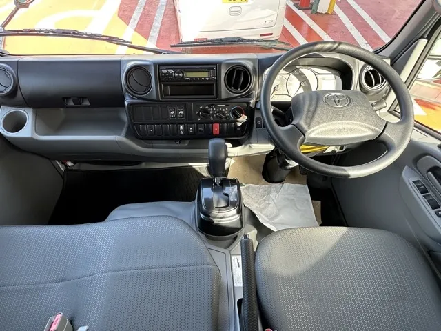 ダイナトラック(トヨタ)Ｗキャブ 1t AT届出済未使用車 5