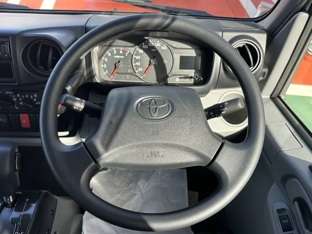 ダイナトラック(トヨタ)Ｗキャブ 1t AT届出済未使用車 6