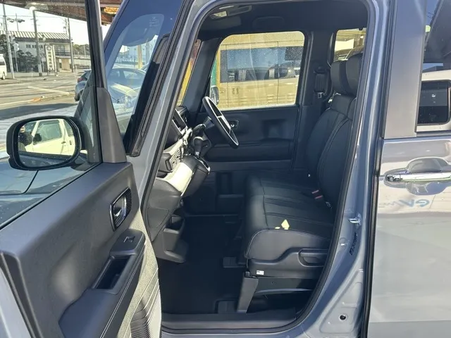 N-BOX(ホンダ)N-BOXカスタム コーディネートスタイル届出済未使用車 3