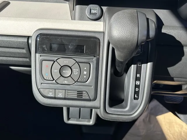 スペーシア(スズキ)ハイブリッドG 全方位ナビ届出済未使用車 15