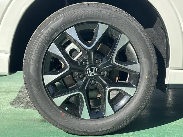 ZR-V(ホンダ)e：HEV Z登録済未使用車 11