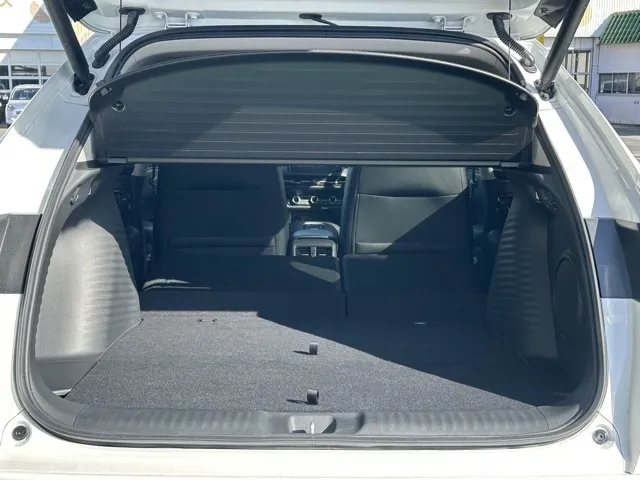 ZR-V(ホンダ)e：HEV Z登録済未使用車 8