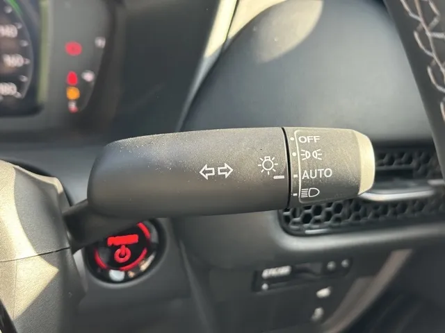 ZR-V(ホンダ)e：HEV Z登録済未使用車 15