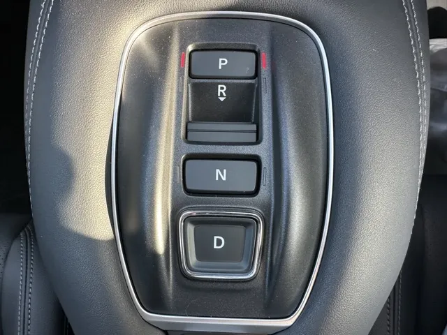 ZR-V(ホンダ)e：HEV Z登録済未使用車 24