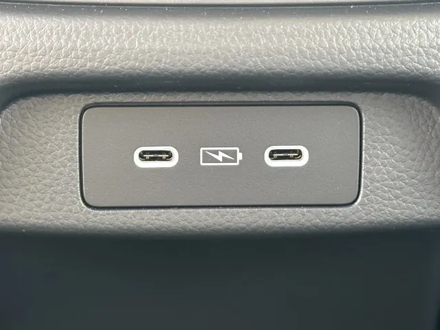 ZR-V(ホンダ)e：HEV Z登録済未使用車 7