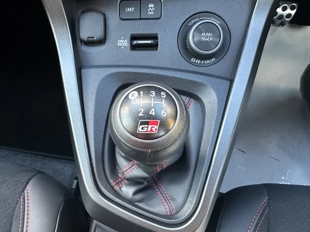 GRヤリス(トヨタ)RZ ハイパフォーマンス ４WD 6MT中古車 24