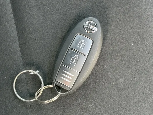 ノート(ニッサン)eパワー ニスモ中古車 12