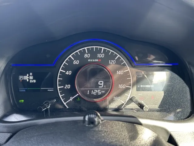 ノート(ニッサン)eパワー ニスモ中古車 25