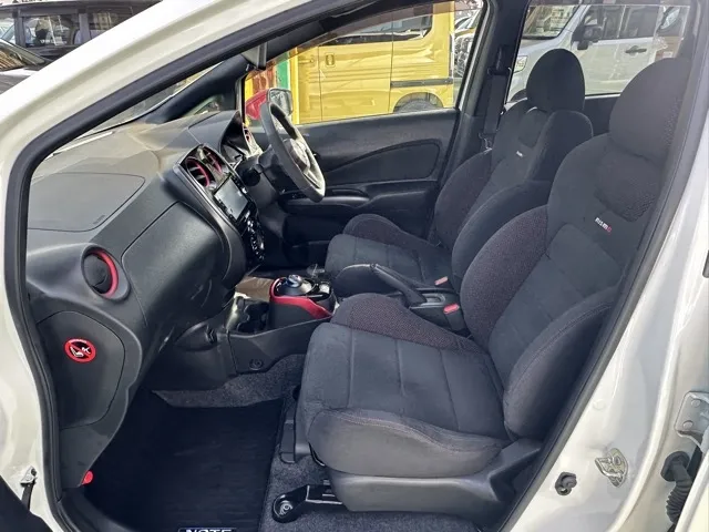 ノート(ニッサン)eパワー ニスモ中古車 3