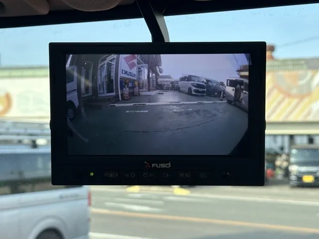 キャンター(三菱)全低床 平ボディ ２ｔ登録済未使用車 18