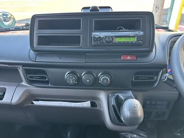 キャンター(三菱)全低床キョウカダンプ ３ｔ登録済未使用車 16