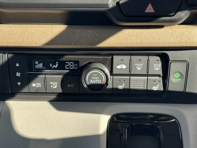 N-BOX(ホンダ)N-BOX コンフォートＰ届出済未使用車 24