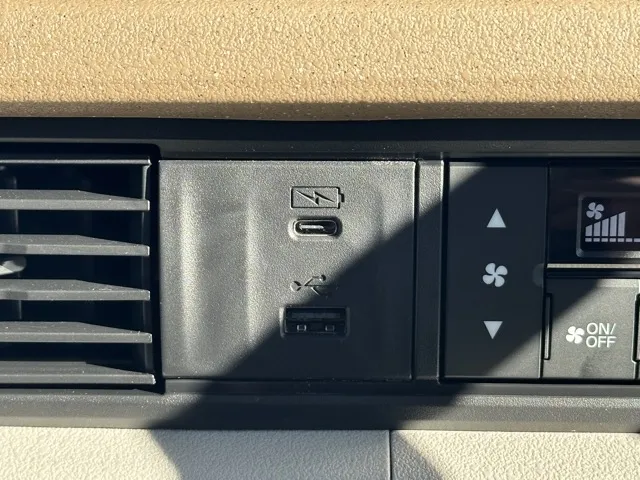 N-BOX(ホンダ)N-BOX コンフォートＰ届出済未使用車 25