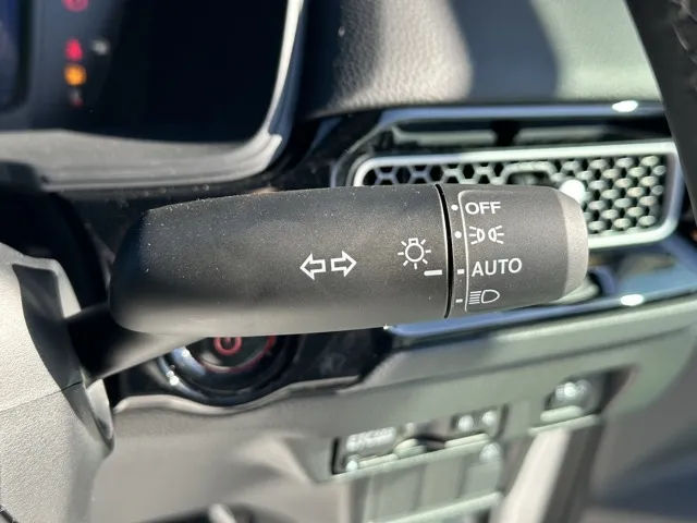 シビック(ホンダ)e：HEV LX登録済未使用車 15