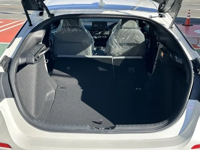 シビック(ホンダ)e：HEV LX登録済未使用車 7