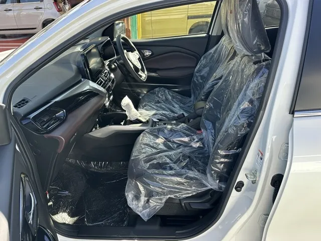 フロンクス(スズキ)ベースグレード登録済未使用車 3