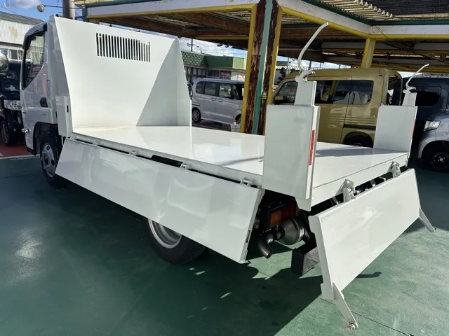 キャンター(三菱)全低床キョウカダンプ ３ｔ登録済未使用車 10