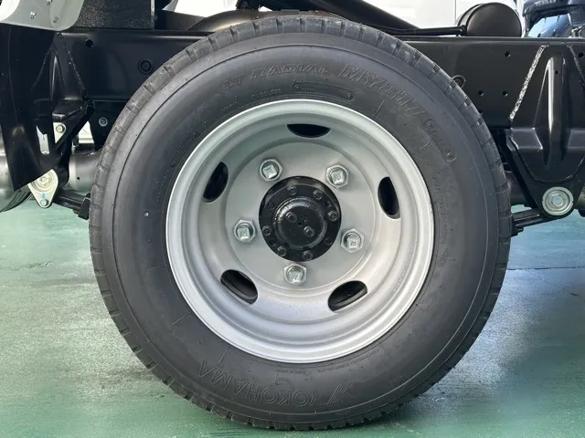 キャンター(三菱)全低床キョウカダンプ ３ｔ登録済未使用車 13