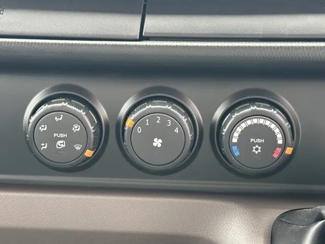 キャンター(三菱)全低床キョウカダンプ ２ｔレンタ登録済未使用車 19