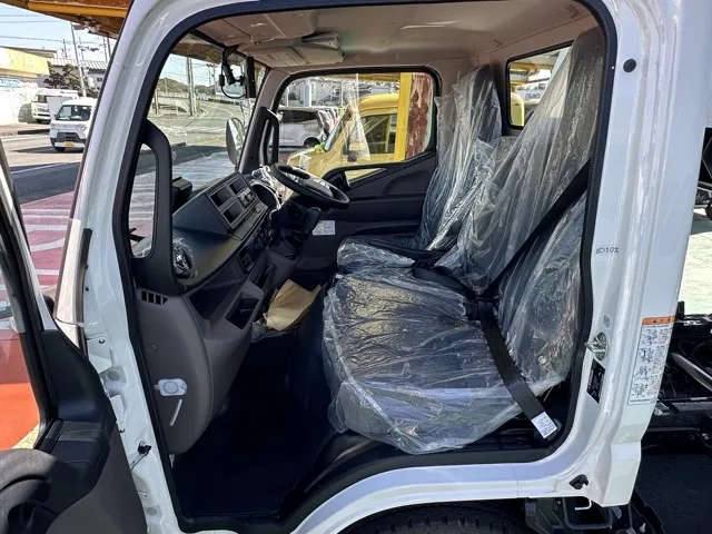 キャンター(三菱)高床キョウカダンプ ３ｔ登録済未使用車 3