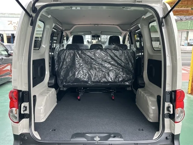 バネット(ニッサン)GX アウトドアブラックED スマートキー センターコンソールBOX登録済未使用車 9